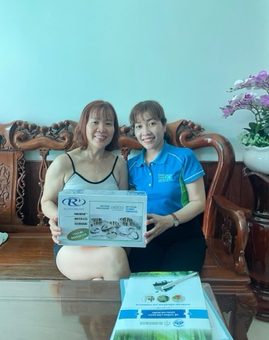 Khách hàng Bộ dụng cụ nấu ăn Nutristahl
